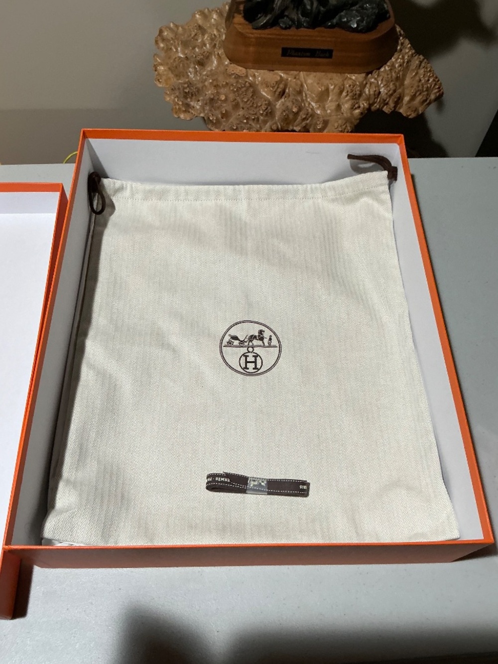 Authentic Hermes 18x14.5 box, dust bag and ribbon - Picture 2 of 5